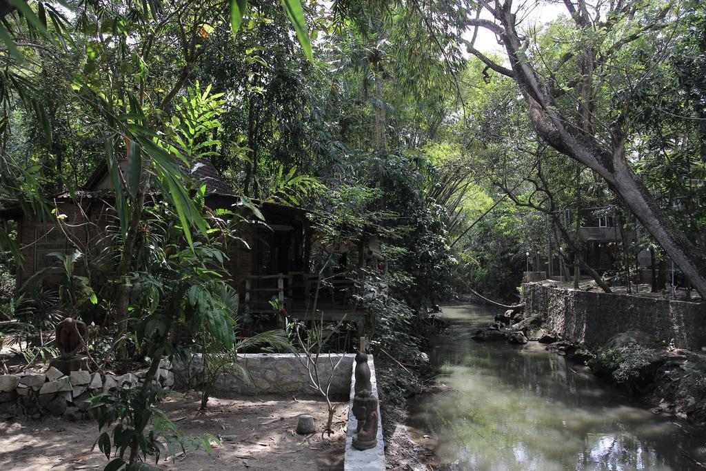 Rumah Senjakala Bantul Exterior foto